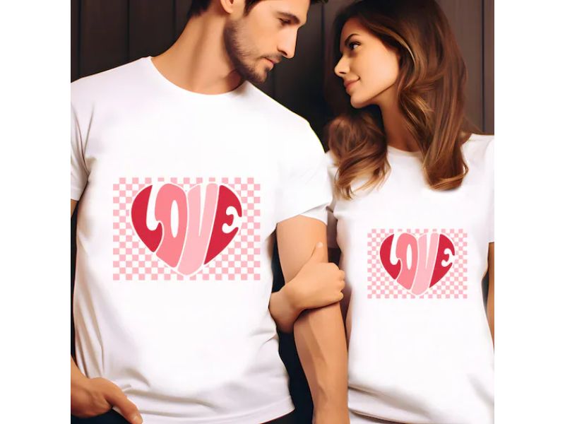 Romantic-and-sentimental-couple-shirts