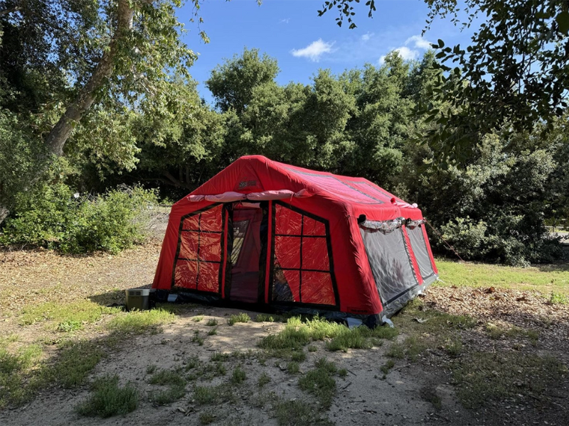 Inflatable-tents