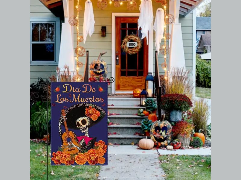 Halloween outdoor and porch decor