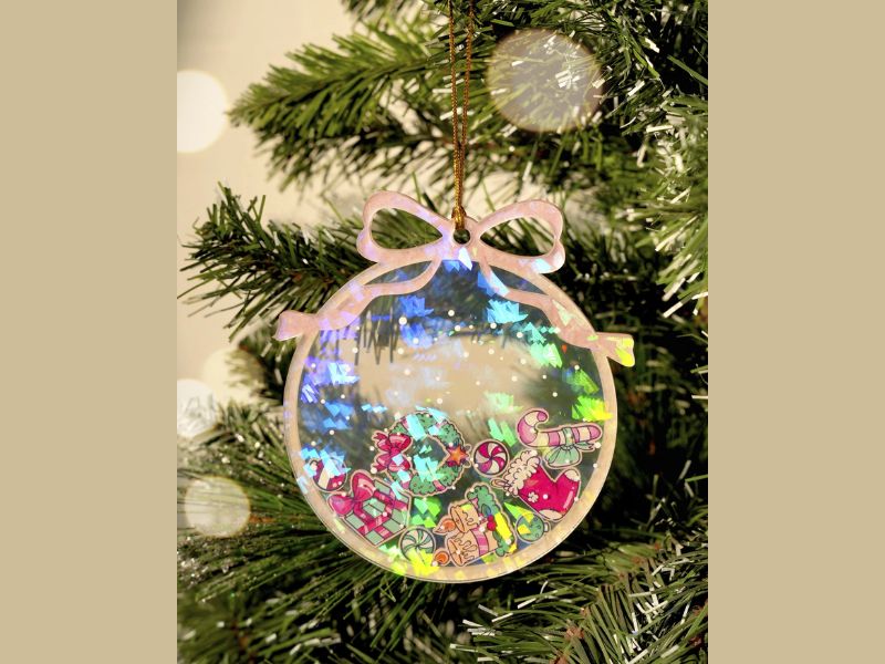 Hologram shaker ornament